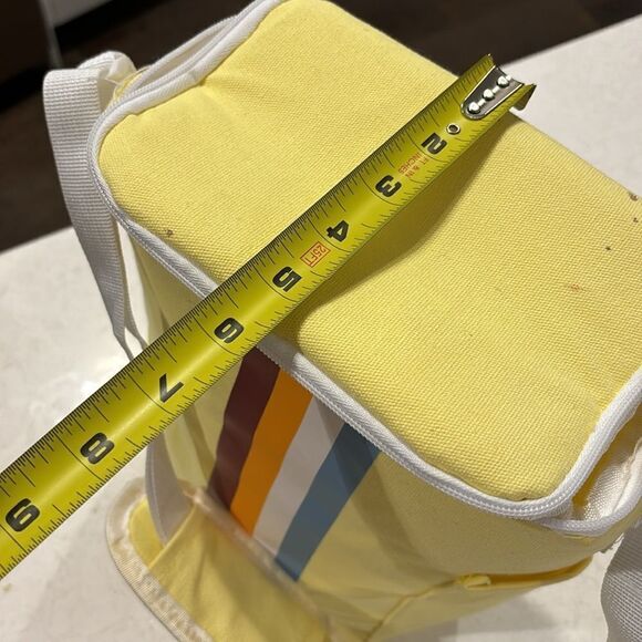 Camp Collection yellow shoulder tote cooler bag - picnics, sleepovers, day trips - Picture 6 of 7